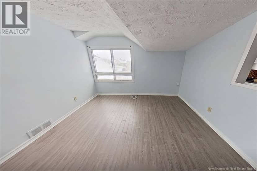 383-385 Grand-Pre Street — photo 10 of 36