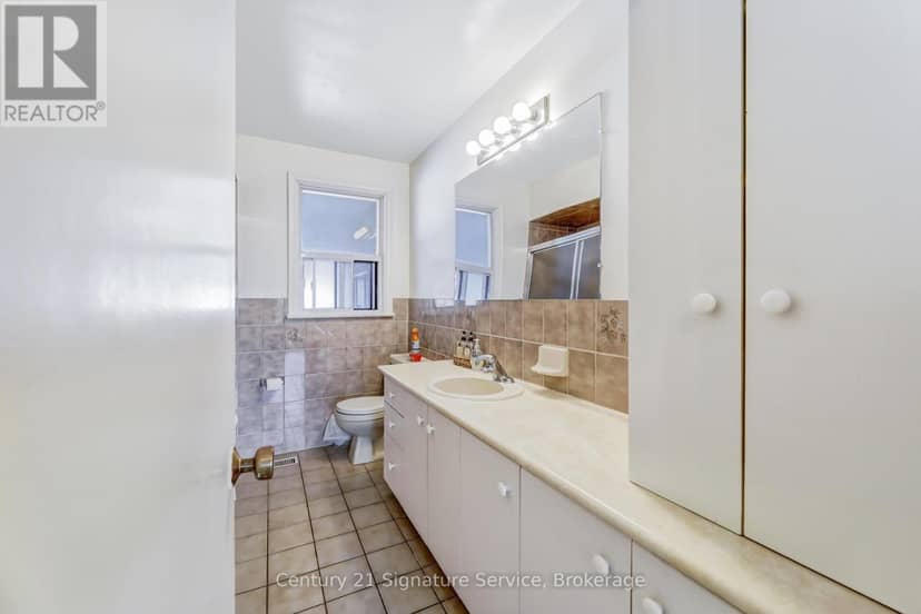 8026 Mayfield Road — photo 13 of 40