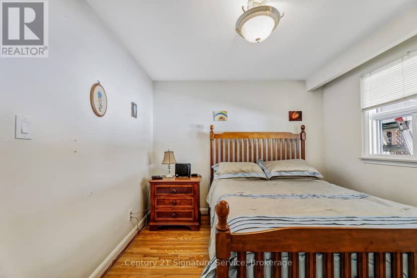 8026 Mayfield Road — photo 15 of 40