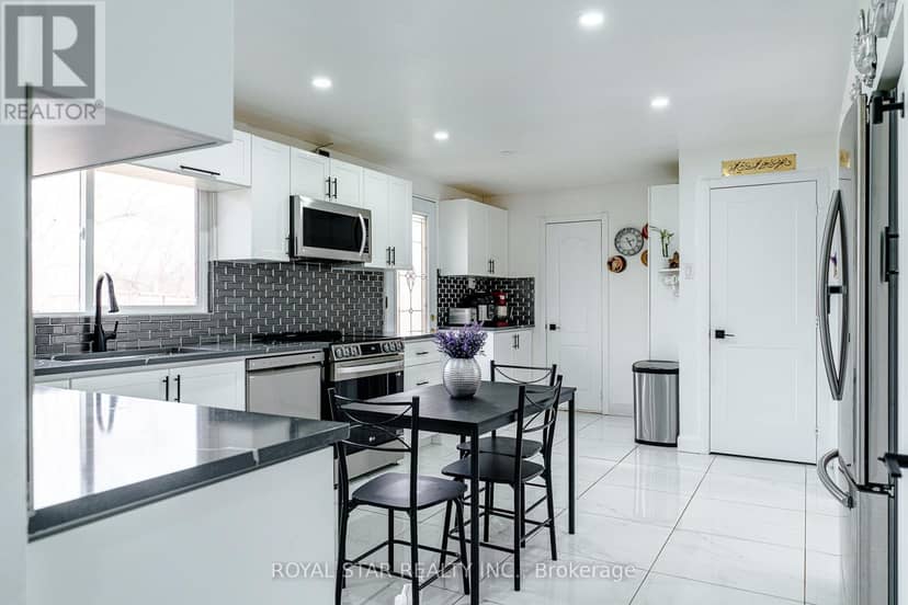 6540 Twenty Road E — photo 7 of 40