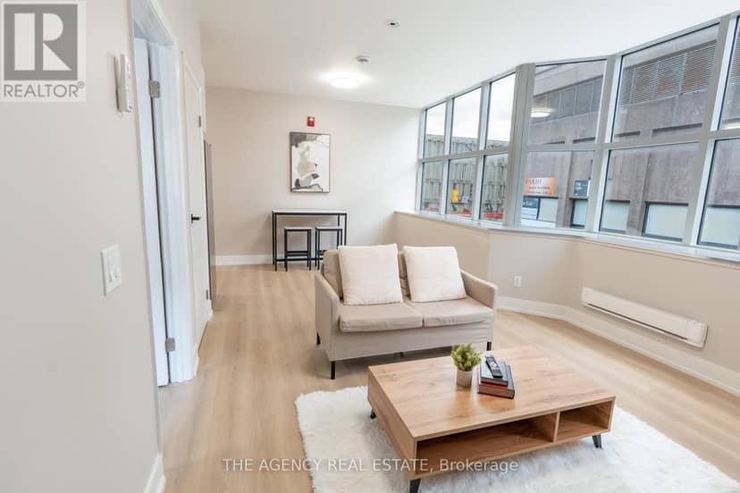 376 Richmond Street — photo 4 of 40