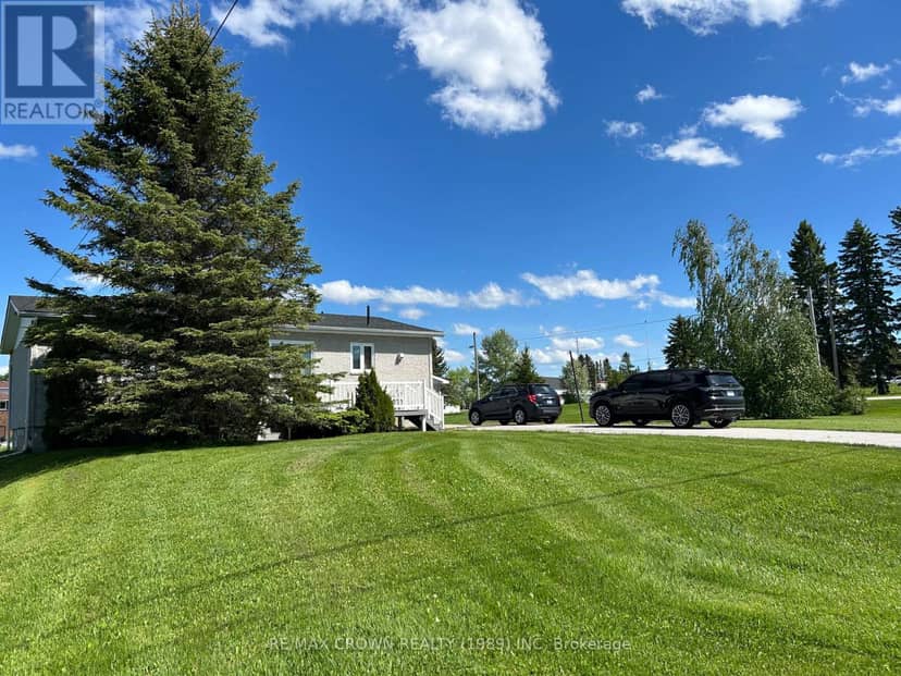 17 Tremblay, Fauquier Avenue S, Kapuskasing, photo 2