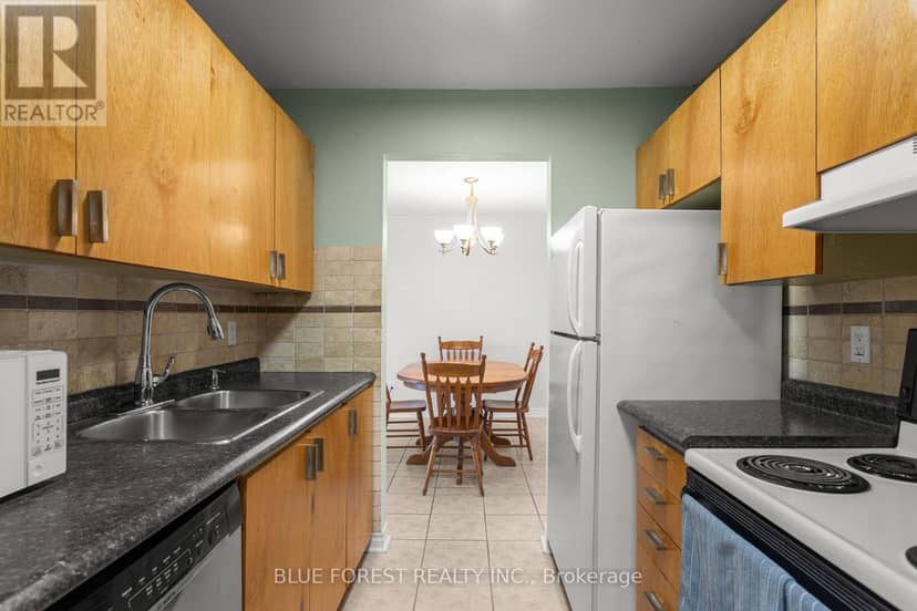 55 - 144 Conway Drive — photo 4 of 21