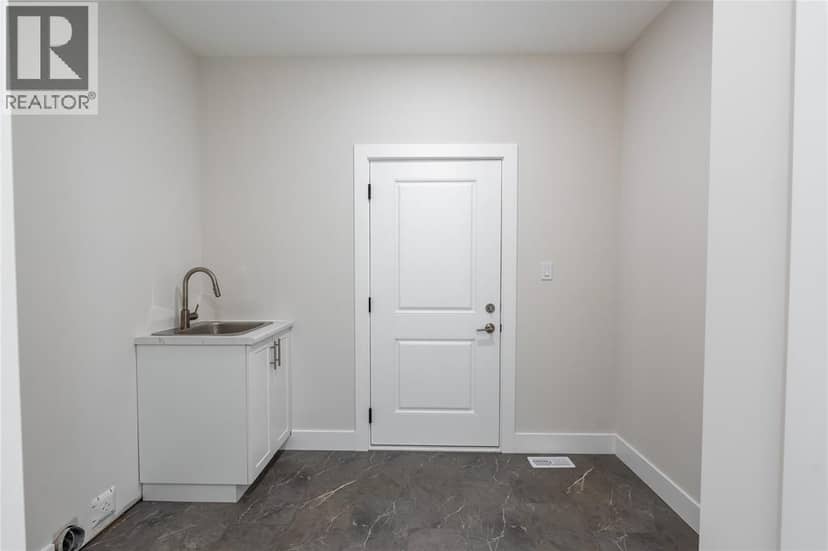 3555 Paul Crescent — photo 20 of 40