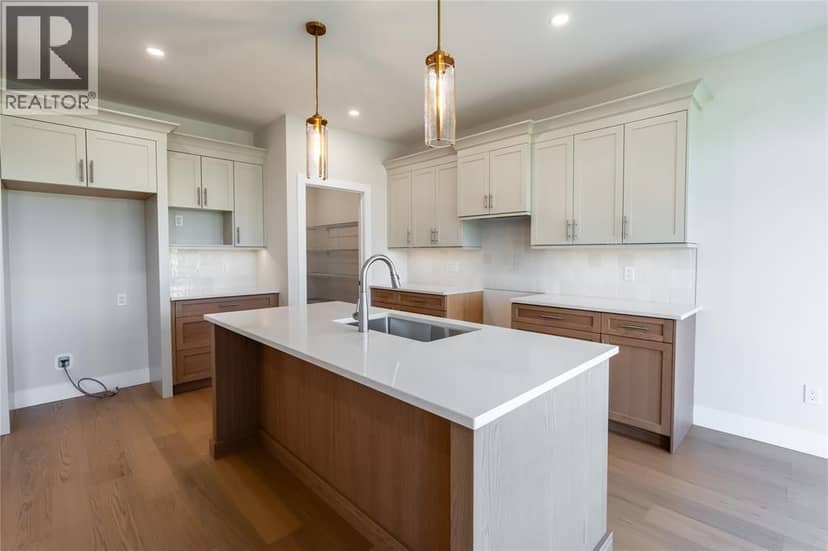 3555 Paul Crescent — photo 9 of 40