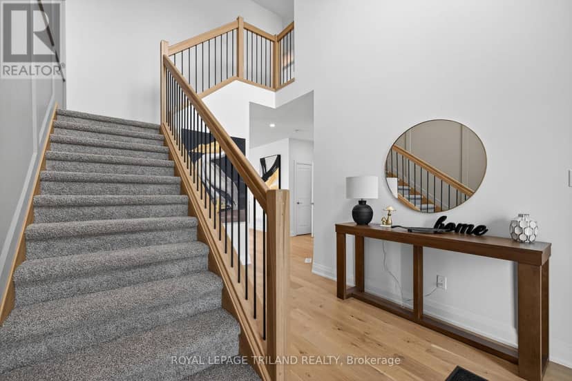 35 Allister Drive — photo 9 of 40