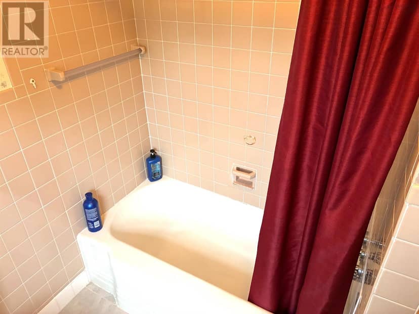 1 DEXTER Avenue — photo 25 of 33