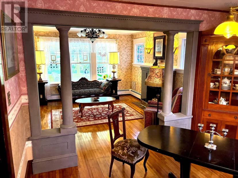 1 DEXTER Avenue — photo 9 of 33