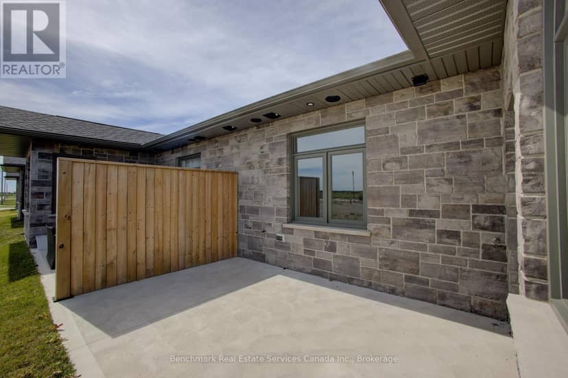 59 Cavalier Crescent — photo 21 of 40