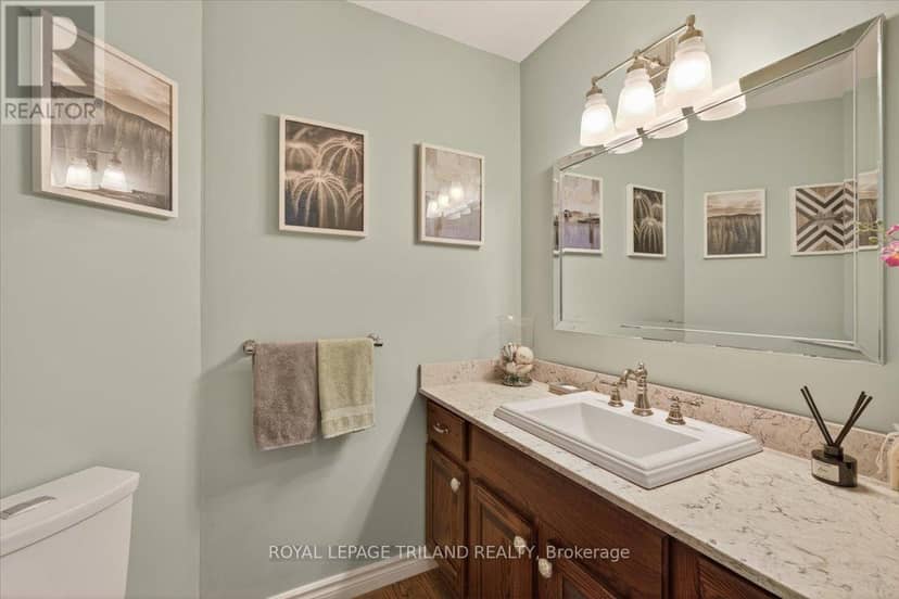 30 Thirlmere Road — photo 8 of 37