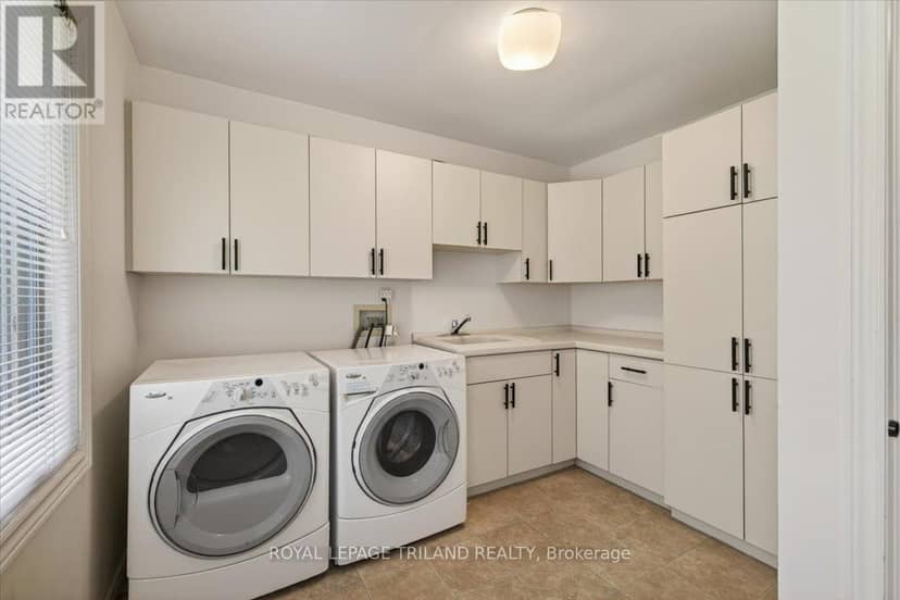 30 Thirlmere Road — photo 9 of 37