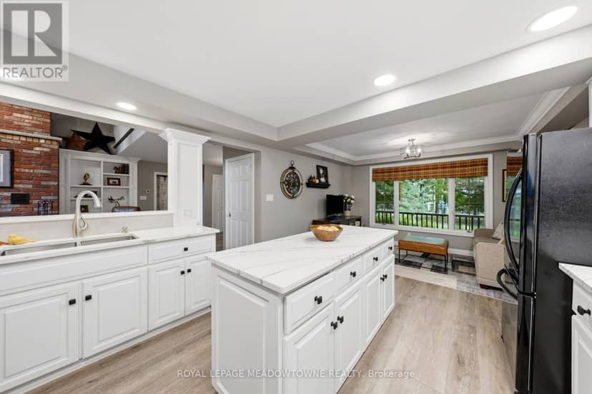 9802 Fifth Line — photo 10 of 40