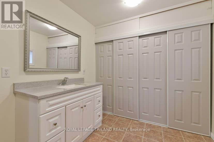 21 Mariam Street — photo 19 of 36