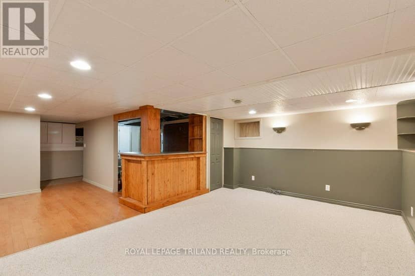 21 Mariam Street — photo 28 of 36