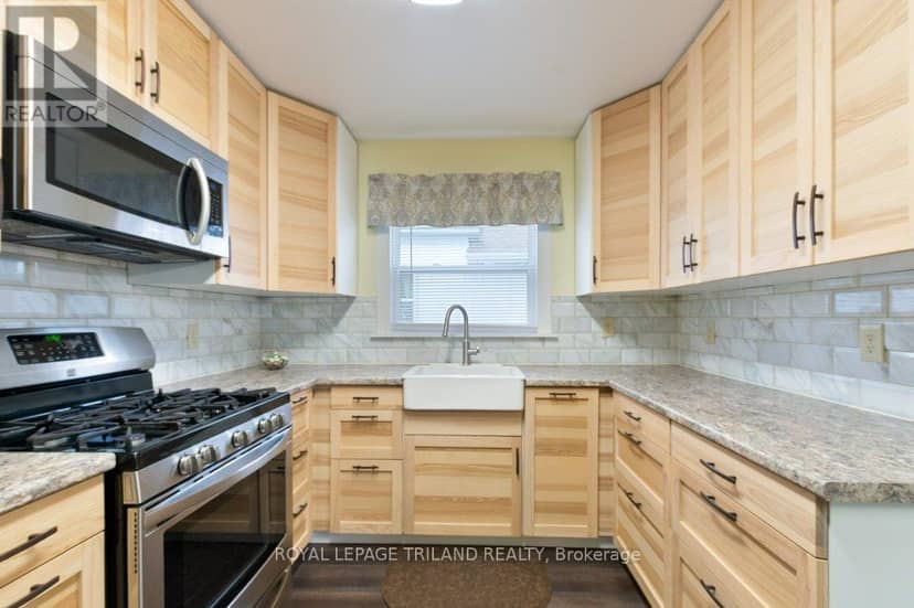 21 Mariam Street — photo 8 of 36