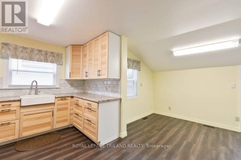 21 Mariam Street — photo 9 of 36
