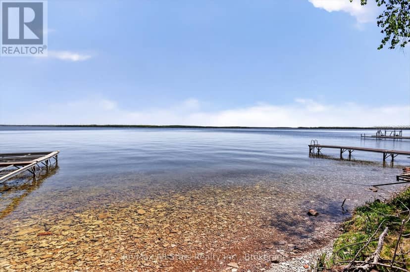 26 Lake Street, Kawartha Lakes
