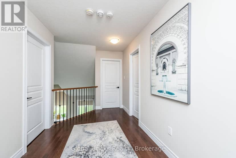 25 Hilborn Street — photo 11 of 21