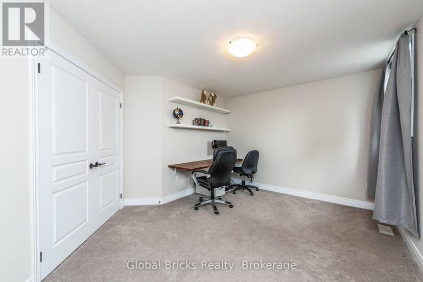 25 Hilborn Street — photo 13 of 21