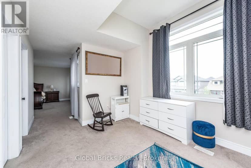 25 Hilborn Street — photo 16 of 21