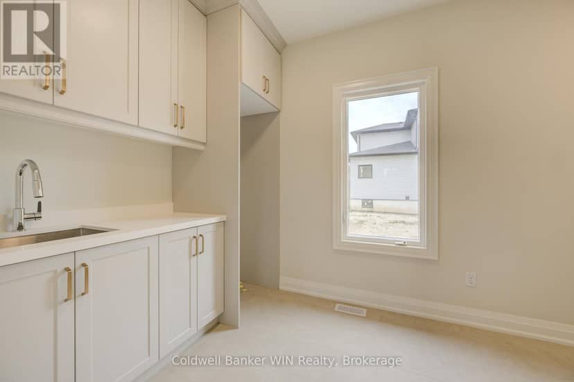 647 Martin Street — photo 14 of 34
