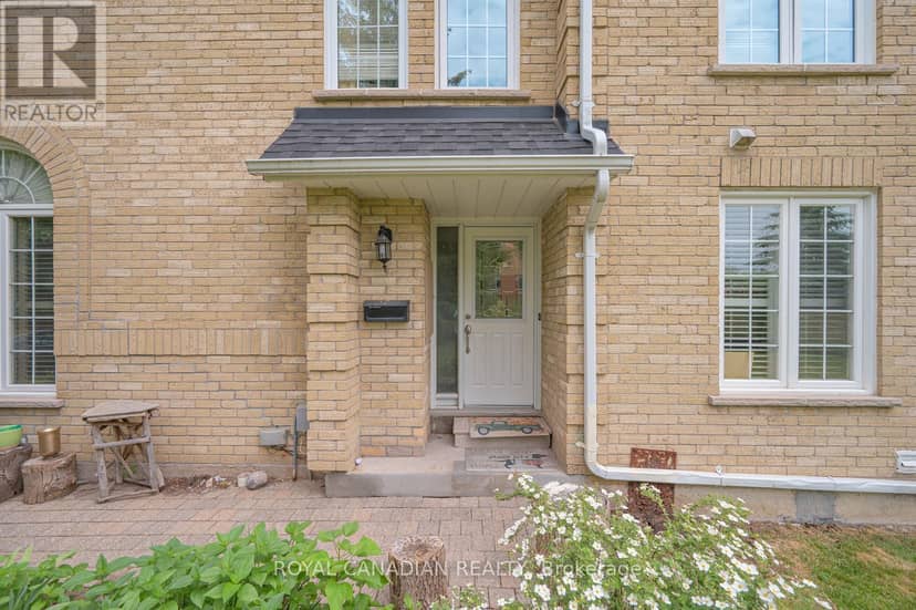 63 Heathcliffe Square — photo 4 of 40