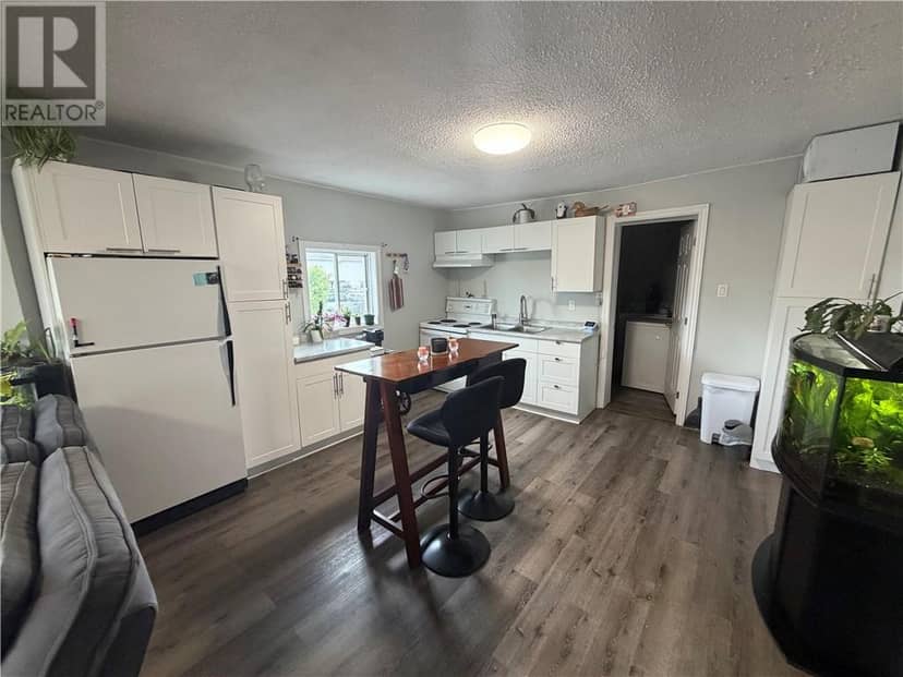 3550 Errington Avenue — photo 10 of 22