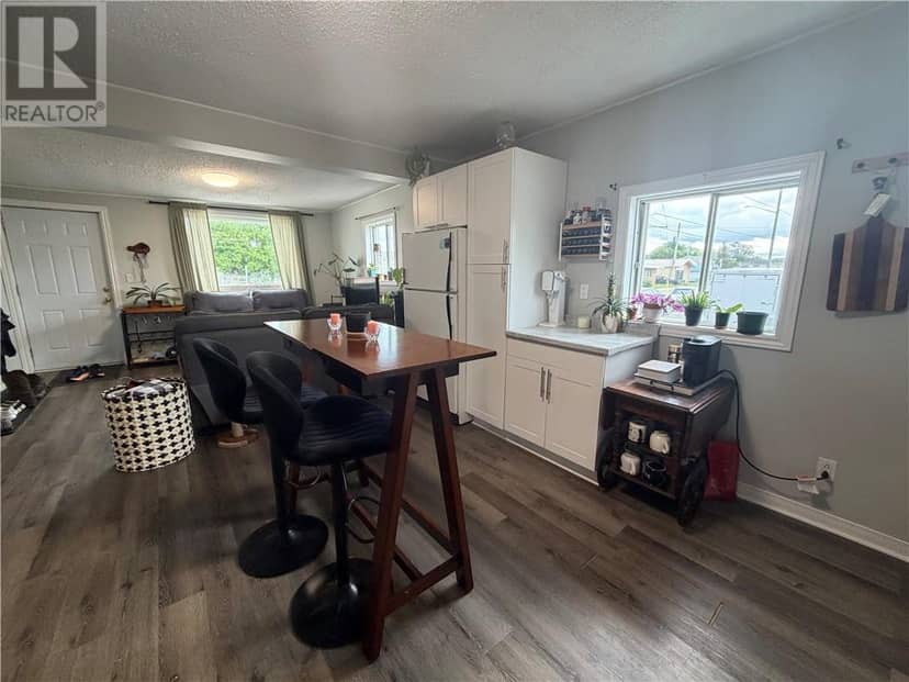 3550 Errington Avenue — photo 15 of 22
