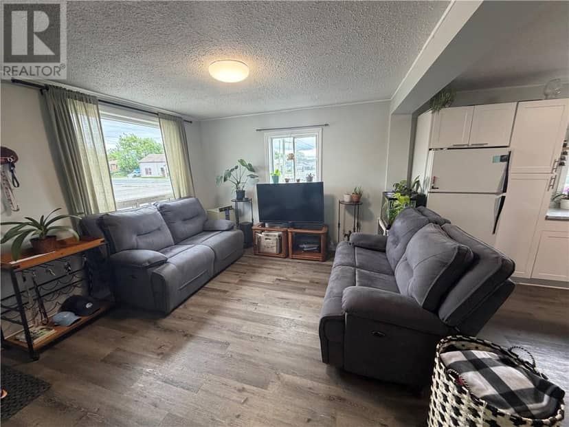 3550 Errington Avenue — photo 9 of 22