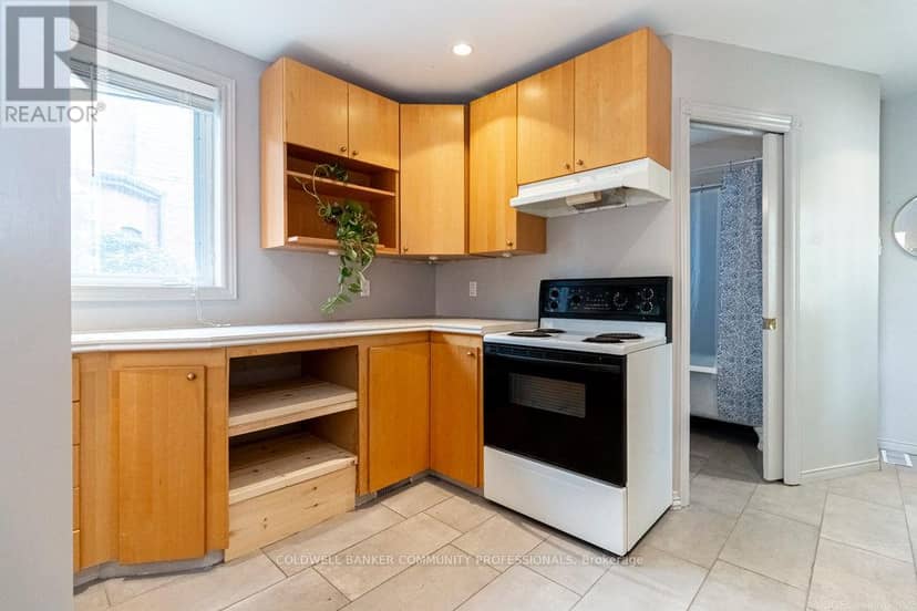 270 Queen Street S — photo 38 of 40