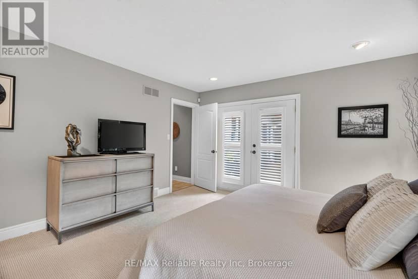 11 Harbour Court — photo 24 of 40