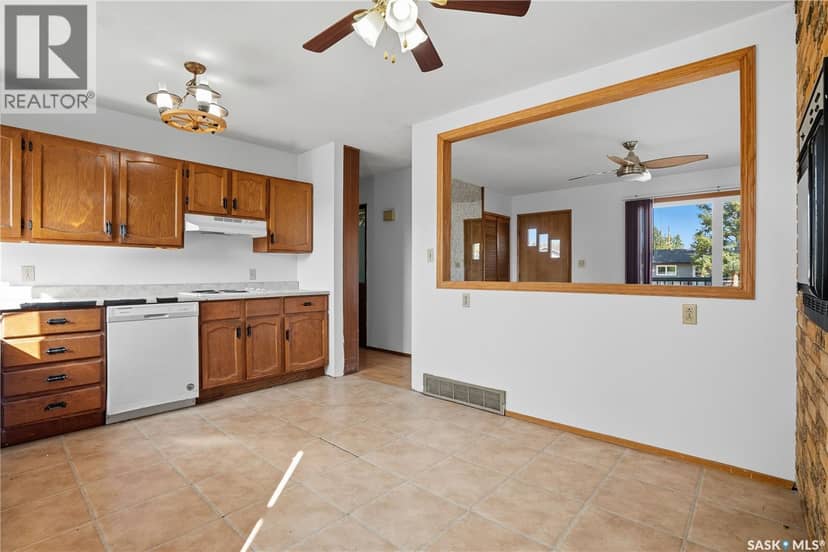 244 5th AVENUE E — photo 18 of 40