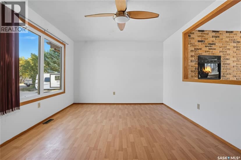 244 5th AVENUE E, Gravelbourg, photo 6