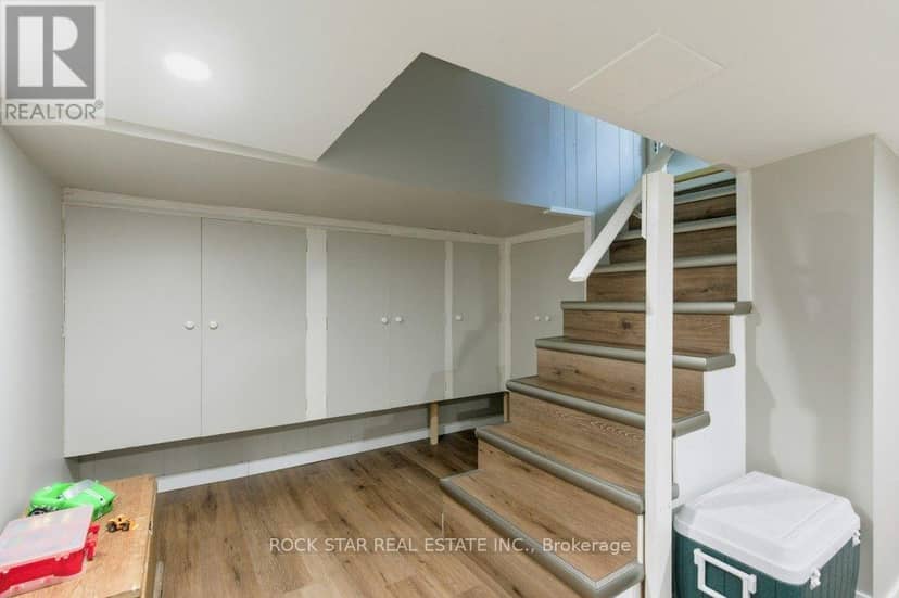 111 McAlpine Avenue S — photo 13 of 40