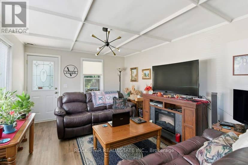 111 McAlpine Avenue S — photo 8 of 40