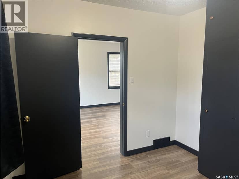 405 Nelson AVENUE — photo 23 of 38
