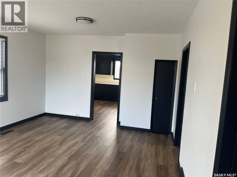 405 Nelson AVENUE — photo 13 of 38