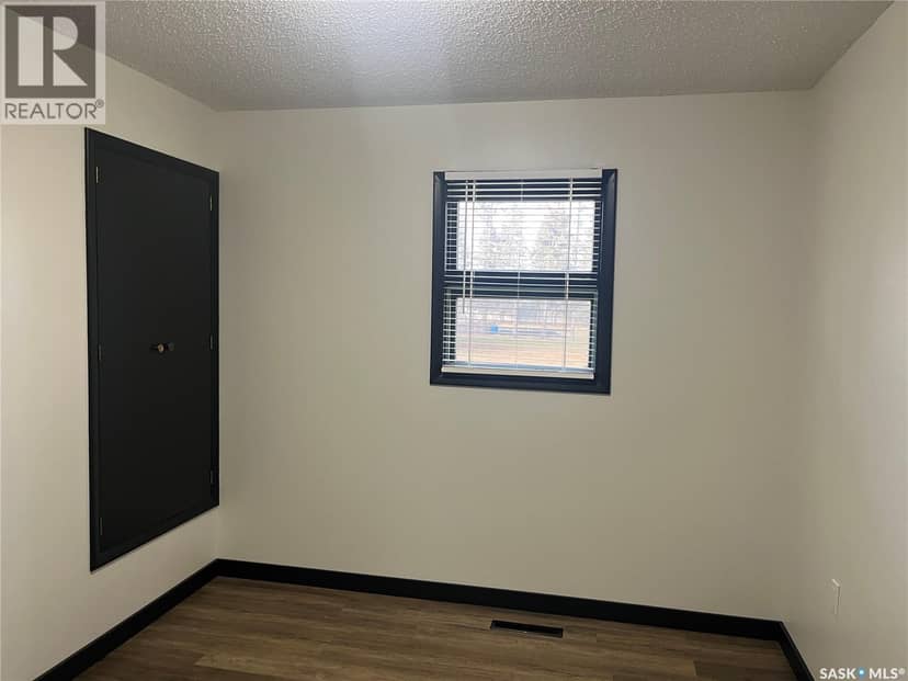 405 Nelson AVENUE — photo 22 of 38