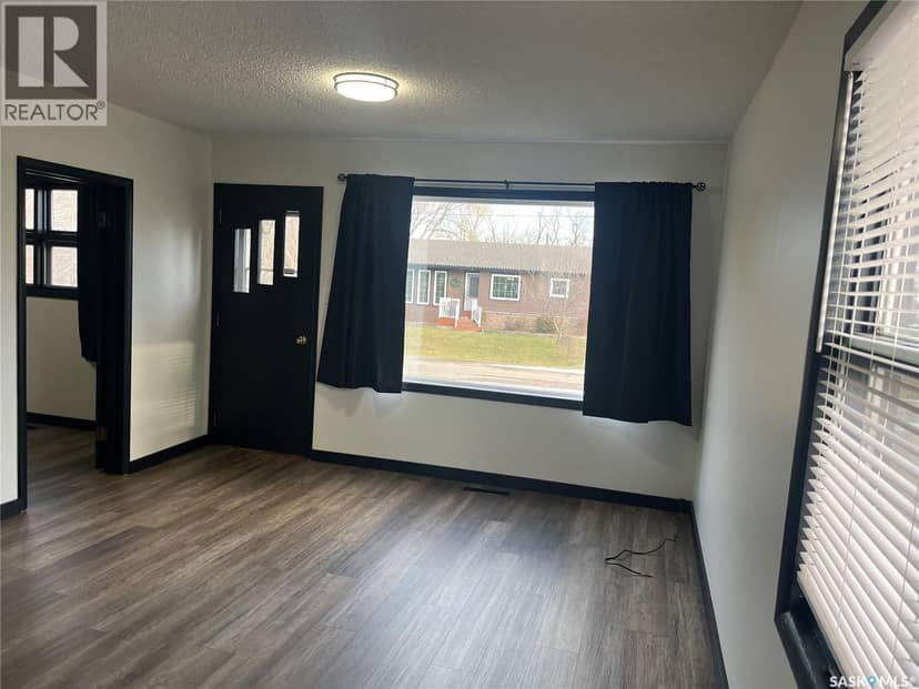 405 Nelson AVENUE — photo 17 of 38