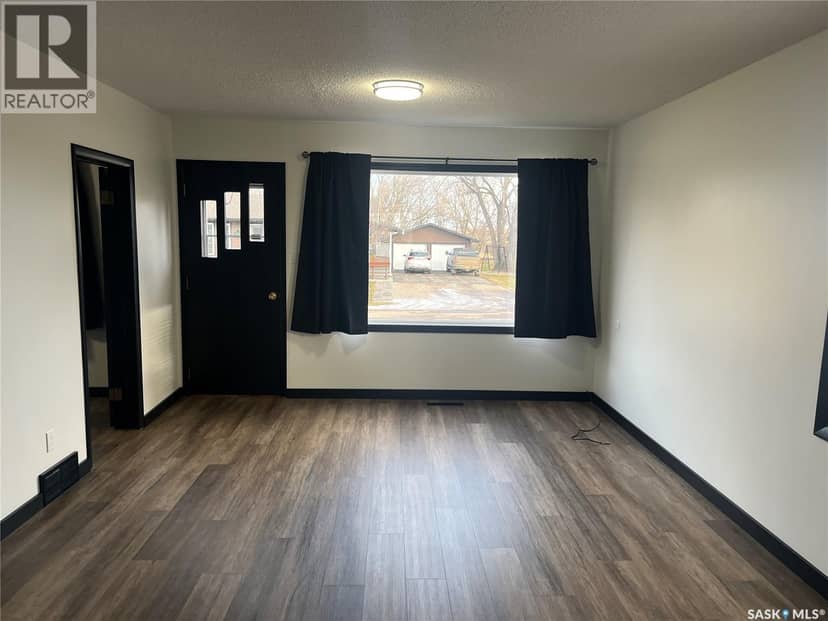 405 Nelson AVENUE — photo 14 of 38