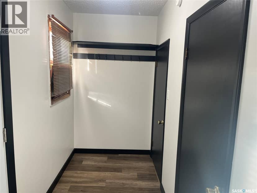 405 Nelson AVENUE — photo 5 of 38