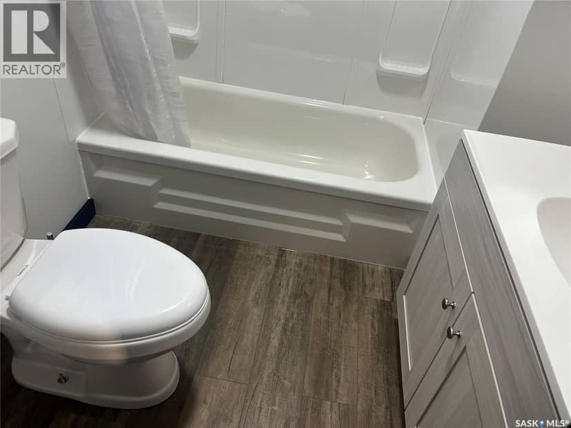 405 Nelson AVENUE — photo 19 of 38