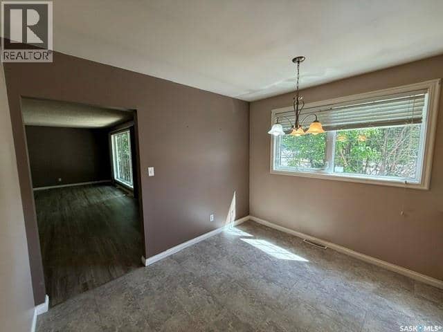 245 Queen Elizabeth BOULEVARD — photo 12 of 22