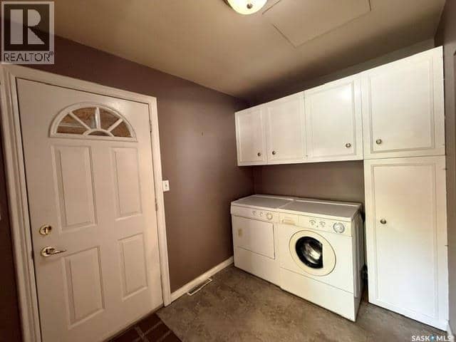 245 Queen Elizabeth BOULEVARD — photo 7 of 22
