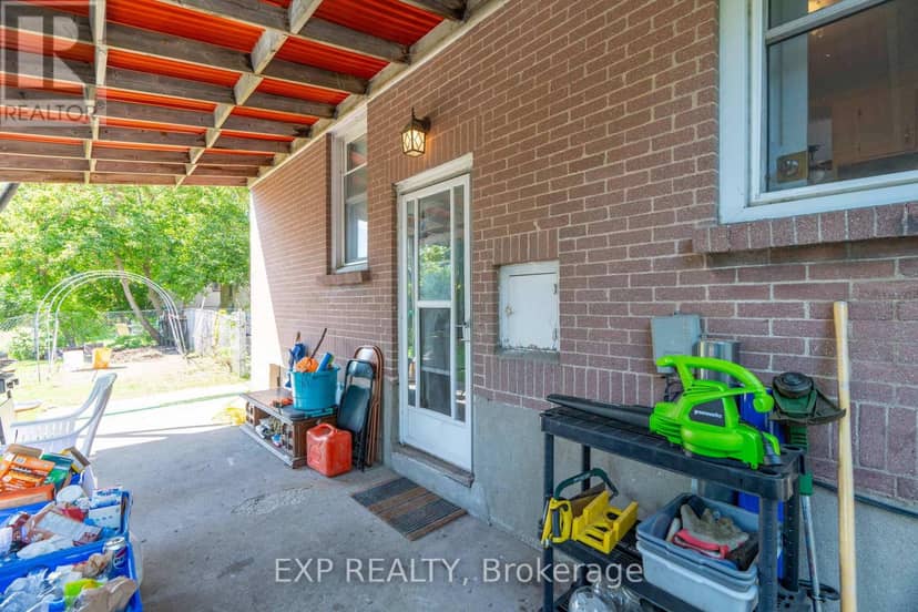 1519 Howland Avenue — photo 21 of 40