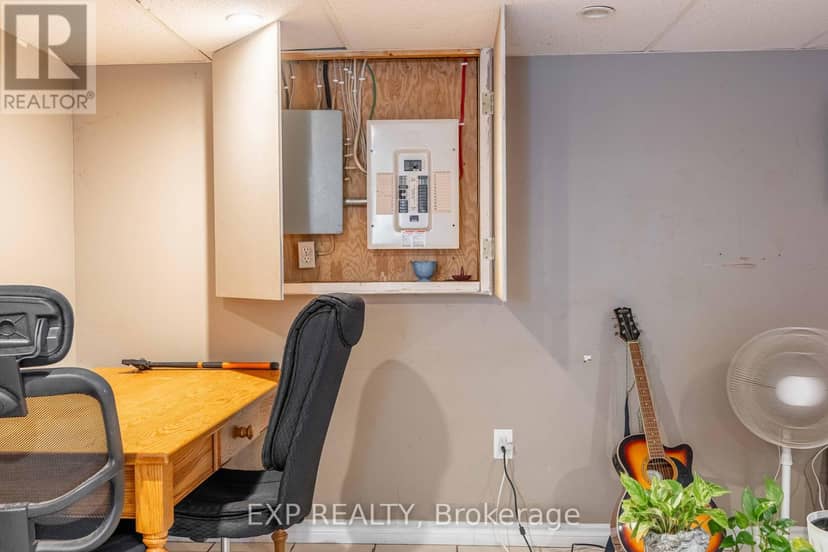 1519 Howland Avenue — photo 32 of 40