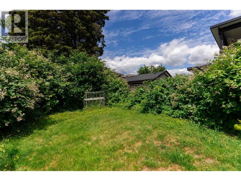 7465 Rosewood Street, Burnaby, photo 6