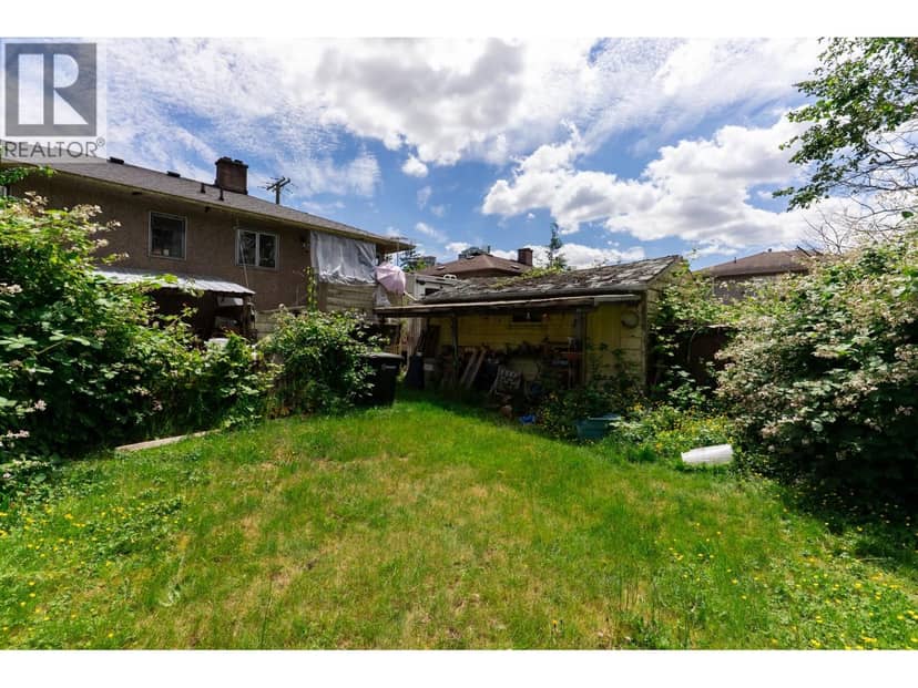 7465 Rosewood Street, Burnaby, photo 3