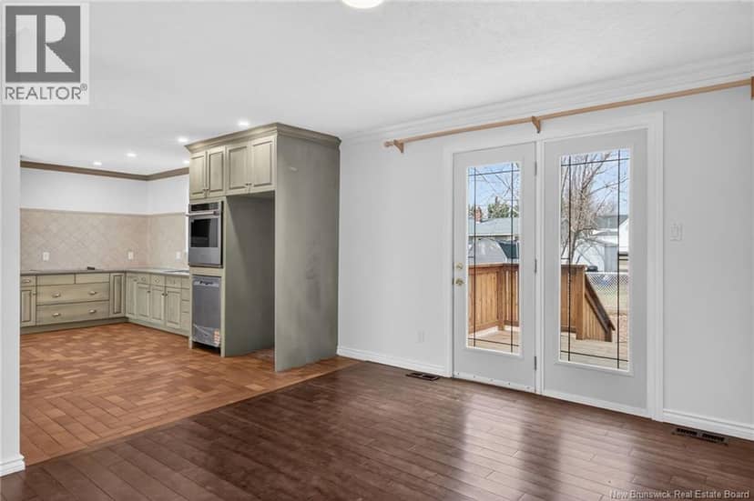 134 Waverley Street — photo 16 of 40