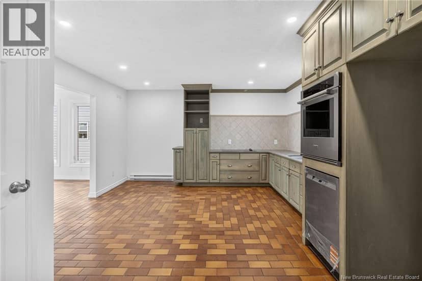134 Waverley Street — photo 25 of 40
